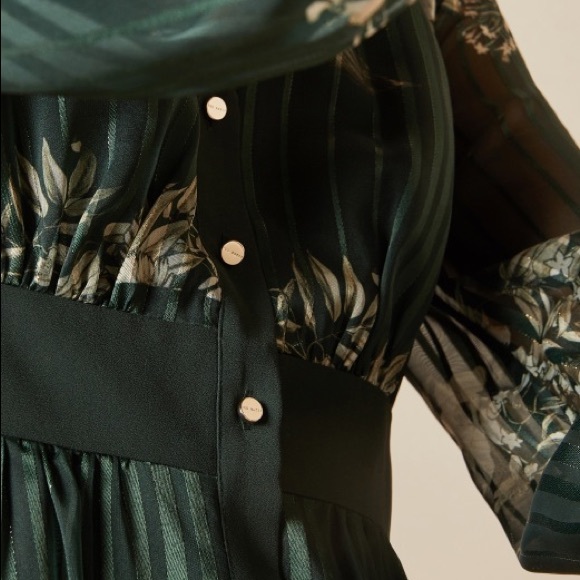 Ted Baker DELYLA Meadow Sweep long sleeved - Picture 10 of 14